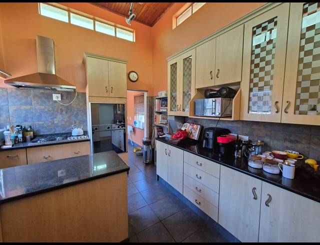 4 BEDROOM HOUSE FOR SALE IN VANDERBIJLPARK SE 2